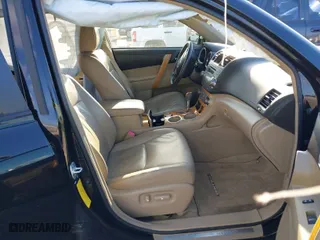 2008 Toyota Highlander Hybrid Limited with VIN JTEEW44A582007326, listed as a IAAI auction lot 40987461 with 132,601 mi miles. Bid and sale history available at carsss.com. Image 5.