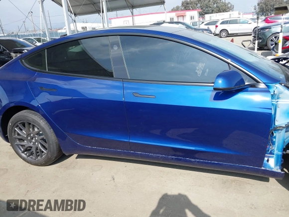 2025 Tesla Model 3 Long Range z VIN 5YJ3E1EB3SF907019, wystawiony jako IAAI lot #42117014 z przebiegiem 3 323 mil mil oraz . Historia ofert i sprzedaży dostępna na DreamBid. Obrazek 14.