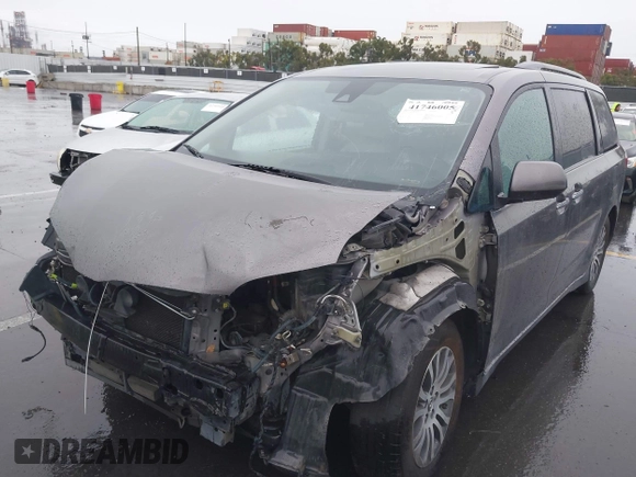 2018 Toyota Sienna XLE Auto Access Seat with VIN 5TDYZ3DC0JS917727, listed as a IAAI auction lot 41746005 with 130,565 mi miles and . Bid and sale history available at DreamBid. Image 6.