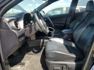 2017 Toyota RAV4 SE z VIN 2T3JFREV9HW647810, wystawiony jako Copart lot #57019355 z przebiegiem 108 770 mil mil oraz Czysty tytuł • Clean title. Historia ofert i sprzedaży dostępna na DreamBid. Obrazek 7.
