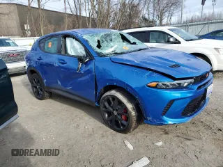 2024 Dodge Hornet GT z VIN ZACNDFAN3R3A36769, wystawiony jako Copart lot #88451055 z przebiegiem Nie podano mil oraz Szkoda całkowita • Salvage title. Historia ofert i sprzedaży dostępna na DreamBid. Obrazek 4.