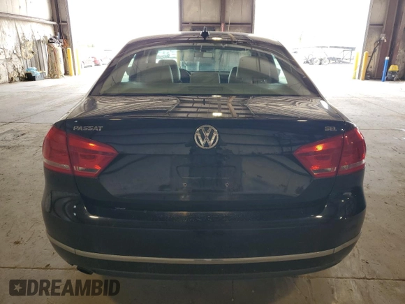 2013 Volkswagen Passat SEL Premium z VIN 1VWCH7A32DC046888, wystawiony jako Copart lot #55735385 z przebiegiem 265 379 mil mil oraz Czysty tytuł • Clean title. Historia ofert i sprzedaży dostępna na DreamBid. Obrazek 6.