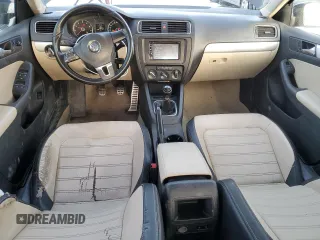 2013 Volkswagen Jetta SE with VIN 3VWBX7AJ9DM374708, listed as a Copart auction lot 43373705 with 238,059 mi miles and Clean title. Bid and sale history available at DreamBid. Image 8.