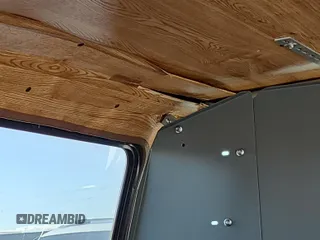 2000 Chevrolet Astro Cargo z VIN 1GCDM19W4YB196124, wystawiony jako IAAI lot #42294588 z przebiegiem 200 414 mil mil oraz . Historia ofert i sprzedaży dostępna na DreamBid. Obrazek 1.