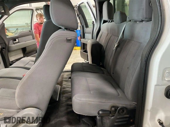 2013 Ford F-150 XL z VIN 1FTEX1EMXDFB60764, wystawiony jako IAAI lot #42566466 z przebiegiem 324 041 mil mil oraz . Historia ofert i sprzedaży dostępna na DreamBid. Obrazek 11.