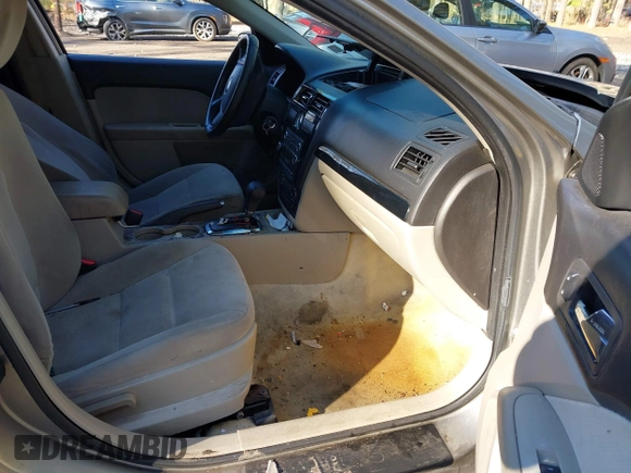 2009 Ford Fusion SEL with VIN 3FAHP08189R105867, listed as a IAAI auction lot 41649133 with 188,691 mi miles. Bid and sale history available at carsss.com. Image 5.