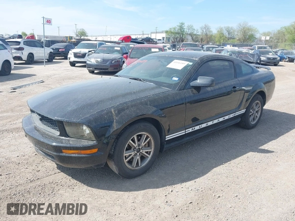 2005 Ford Mustang Deluxe with VIN 1ZVFT80N855171050, listed as a IAAI auction lot 41846189 with 186,770 mi miles. Bid and sale history available at carsss.com. Image 2.