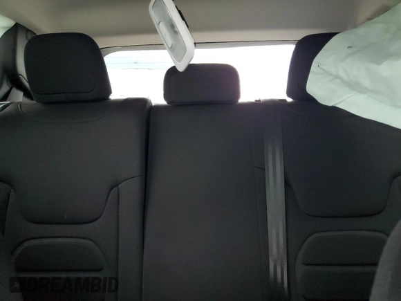 2022 Jeep Renegade Latitude with VIN ZACNJDB10NPN90182, listed as a Copart auction lot 60963885 with 25,884 mi miles and Salvage title. Bid and sale history available at DreamBid. Image 10.