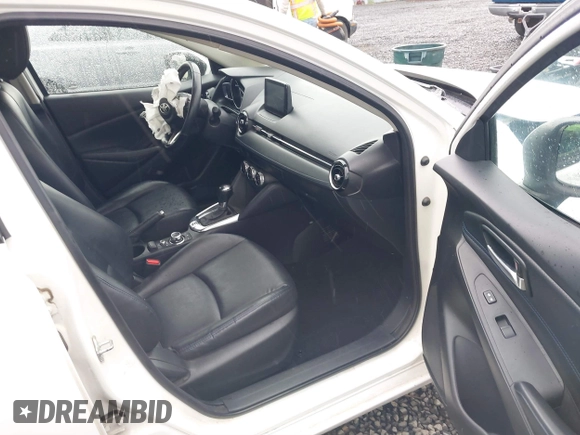 2019 Toyota Yaris L z VIN 3MYDLBYV5KY506616, wystawiony jako IAAI lot #41905500 z przebiegiem 62 758 mil mil oraz . Historia ofert i sprzedaży dostępna na DreamBid. Obrazek 5.
