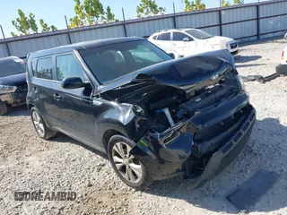 2015 Kia Soul + with VIN KNDJP3A51F7133572, listed as a IAAI auction lot 40559852 with 155,073 mi miles. Bid and sale history available at carsss.com. Image 1.