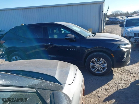 2020 Chevrolet Blazer LT with VIN 3GNKBBRA9LS724168, listed as a IAAI auction lot 41164814 with 84,376 mi miles. Bid and sale history available at carsss.com. Image 14.