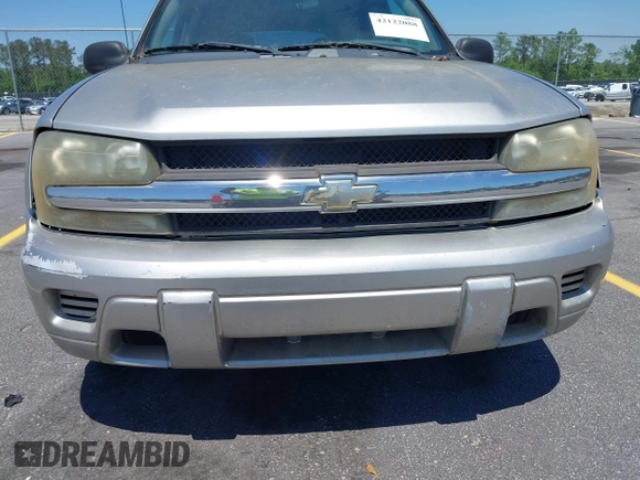 2006 Chevrolet TrailBlazer LS with VIN 1GNDS13S762123961, listed as a IAAI auction lot 42122088 with 241,349 mi miles and . Bid and sale history available at DreamBid. Image 6.