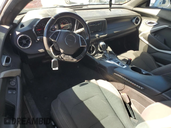 2019 Chevrolet Camaro 1LT z VIN 1G1FB1RX5K0134363, wystawiony jako Copart lot #56253715 z przebiegiem 83 194 mil mil oraz Szkoda całkowita • Salvage title. Historia ofert i sprzedaży dostępna na DreamBid. Obrazek 8.