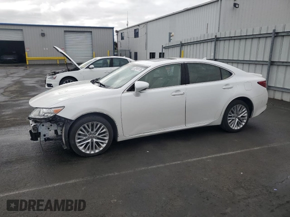 2014 Lexus ES 350 with VIN JTHBK1GG2E2114247, listed as a Copart auction lot 52910175 with 105,944 mi miles and Salvage Title. Bid and sale history available at carsss.com. Image 1.