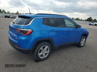 2023 Jeep Compass Latitude z VIN 3C4NJDBN1PT537959, wystawiony jako Copart lot #59963855 z przebiegiem 24 636 mil mil oraz Szkoda całkowita • Salvage title. Historia ofert i sprzedaży dostępna na DreamBid. Obrazek 3.
