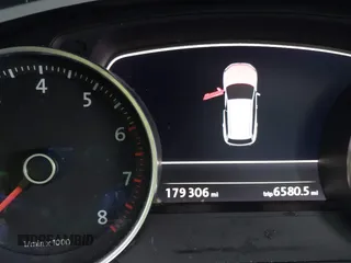 2012 Volkswagen Touareg Sport z VIN WVGEF9BP4CD008517, wystawiony jako IAAI lot #41386971 z przebiegiem 179 306 mil mil oraz . Historia ofert i sprzedaży dostępna na DreamBid. Obrazek 15.