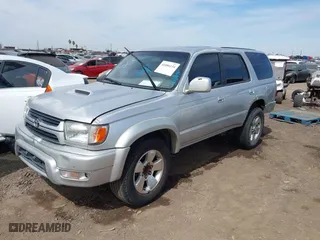 2001 Toyota 4Runner SR5 with VIN JT3GN86R110206776, listed as a IAAI auction lot 41886134 with 381,785 mi miles. Bid and sale history available at carsss.com. Image 2.