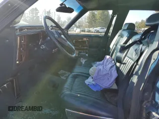 1990 Cadillac Brougham z VIN 1G6DW5476LR725075, wystawiony jako Copart lot #47456955 z przebiegiem Nie podano mil oraz Szkody całkowita. Historia ofert i sprzedaży dostępna na DreamBid. Obrazek 7.