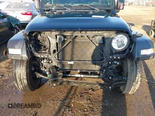 2022 Jeep Wrangler Unlimited Sport S with VIN 1C4HJXDG5NW135060, listed as a IAAI auction lot 41738841 with 33,322 mi miles. Bid and sale history available at carsss.com. Image 6.