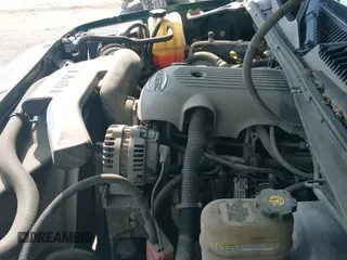 2002 Chevrolet Tahoe LT с VIN 1GNEK13Z22J339203, выставлен на аукционе IAAI как лот 42811820 с пробегом 308 035 миль миль и . История ставок и продаж доступна на DreamBid. Изображение 13.