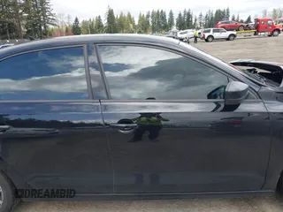 2016 Volkswagen Jetta Sport z VIN 3VWD17AJ1GM290252, wystawiony jako IAAI lot #41947953 z przebiegiem 125 484 mil mil oraz . Historia ofert i sprzedaży dostępna na DreamBid. Obrazek 13.