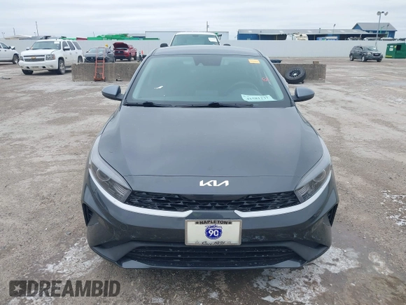2022 Kia Forte LXS z VIN 3KPF24AD6NE440364, wystawiony jako IAAI lot #41581237 z przebiegiem 52 553 mil mil oraz . Historia ofert i sprzedaży dostępna na DreamBid. Obrazek 12.