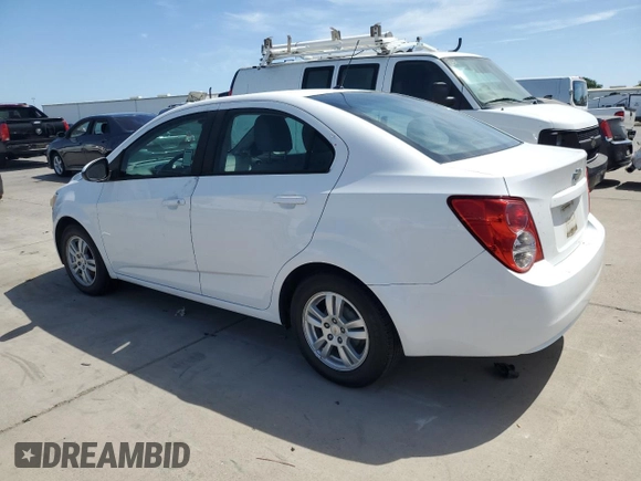 2012 Chevrolet Sonic LS z VIN 1G1JA5SH5C4135658, wystawiony jako Copart lot #58280565 z przebiegiem 140 279 mil mil oraz Czysty tytuł • Clean title. Historia ofert i sprzedaży dostępna na DreamBid. Obrazek 2.