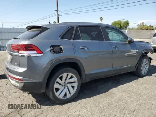 2021 Volkswagen Atlas SE z VIN 1V2KE2CA7MC230079, wystawiony jako Copart lot #59273725 z przebiegiem 52 277 mil mil oraz Czysty tytuł • Clean title. Historia ofert i sprzedaży dostępna na DreamBid. Obrazek 3.