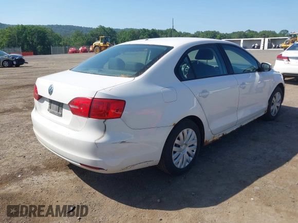 2012 Volkswagen Jetta SE with VIN 3VWDP7AJ0CM306577, listed as a IAAI auction lot 42585620 with 235,667 mi miles and . Bid and sale history available at DreamBid. Image 4.