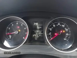 2015 Volkswagen Jetta S z VIN 3VW1K7AJ1FM302365, wystawiony jako IAAI lot #42282246 z przebiegiem 131 405 mil mil oraz . Historia ofert i sprzedaży dostępna na DreamBid. Obrazek 7.