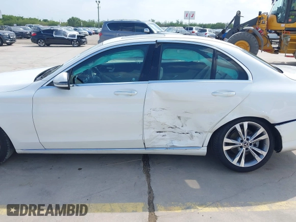2018 Mercedes-Benz C 300 with VIN 55SWF4JB2JU243004, listed as a IAAI auction lot 42413093 with 78,738 mi miles and . Bid and sale history available at DreamBid. Image 14.