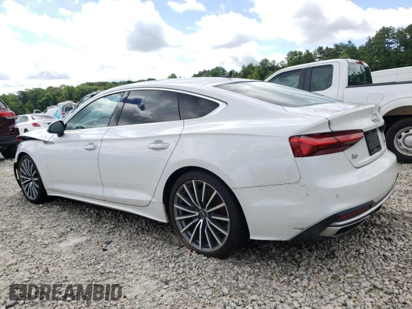 2021 Audi A5 Sportback Premium Plus z VIN WAUCBCF59MA026038, wystawiony jako Copart lot #61085185 z przebiegiem 75 145 mil mil oraz Czysty tytuł • Clean title. Historia ofert i sprzedaży dostępna na DreamBid. Obrazek 2.