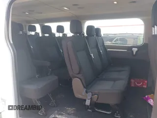 2021 Ford Transit Passenger XL z VIN 1FBAX2Y87MKA31170, wystawiony jako IAAI lot #42348150 z przebiegiem 60 124 mil mil oraz . Historia ofert i sprzedaży dostępna na DreamBid. Obrazek 8.