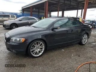 2007 Volvo C70 with VIN YV1MC68217J010617, listed as a Copart auction lot 73732294 with 0 mi miles and Salvage Title. Bid and sale history available at carsss.com. Image 1.