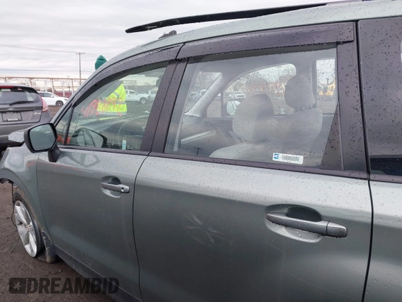 2015 Subaru Forester 2.5i with VIN JF2SJABC7FH562170, listed as a IAAI auction lot 41988892 with 33,898 mi miles. Bid and sale history available at carsss.com. Image 14.