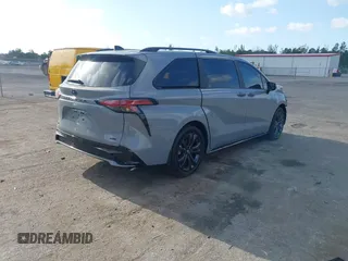 2025 Toyota Sienna XSE z VIN 5TDDRKEC5SS252980, wystawiony jako IAAI lot #42120671 z przebiegiem 204 mil mil oraz . Historia ofert i sprzedaży dostępna na DreamBid. Obrazek 4.