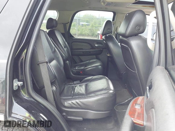 2007 Cadillac Escalade z VIN 1GYFK63837R400983, wystawiony jako IAAI lot #42211005 z przebiegiem 181 006 mil mil oraz . Historia ofert i sprzedaży dostępna na DreamBid. Obrazek 8.