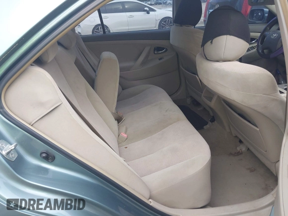 2011 Toyota Camry LE z VIN 4T1BF3EK8BU723900, wystawiony jako IAAI lot #42298997 z przebiegiem 189 130 mil mil oraz . Historia ofert i sprzedaży dostępna na DreamBid. Obrazek 8.