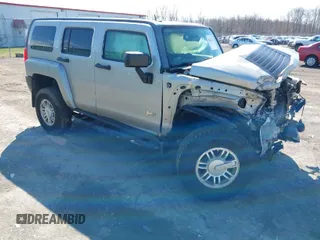 2008 Hummer H3 with VIN 5GTEN13E088113134, listed as a IAAI auction lot 41863337 with 167,199 mi miles. Bid and sale history available at carsss.com. Image 1.