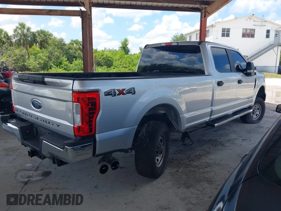 2019 Ford F-250 XL z VIN 1FT7W2BT7KED13259, wystawiony jako IAAI lot #42543359 z przebiegiem 136 511 mil mil oraz . Historia ofert i sprzedaży dostępna na DreamBid. Obrazek 4.