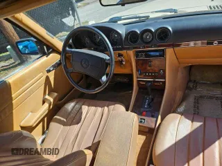 1987 Mercedes-Benz 560 SL with VIN WDBBA48D5HA061899, listed as a Copart auction lot 45910515 with 68,293 mi miles and Clean Title. Bid and sale history available at DreamBid. Image 9.