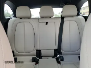2021 BMW X1 xDrive28i z VIN WBXJG9C08M5T59270, wystawiony jako Copart lot #53894475 z przebiegiem 36 824 mil mil oraz Nie do naprawy • Non repairable. Historia ofert i sprzedaży dostępna na DreamBid. Obrazek 10.