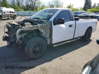 2017 Ford F-150 XL z VIN 1FTMF1C87HKE36903, wystawiony jako Copart lot #56241625 z przebiegiem 104 088 mil mil oraz Szkoda całkowita • Salvage title. Historia ofert i sprzedaży dostępna na DreamBid. Obrazek 1.