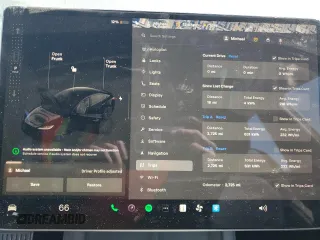2024 Tesla Model 3 z VIN 5YJ3E1EA3RF872810, wystawiony jako Copart lot #46871445 z przebiegiem 2 725 mil mil oraz Szkoda całkowita • Salvage title. Historia ofert i sprzedaży dostępna na DreamBid. Obrazek 9.
