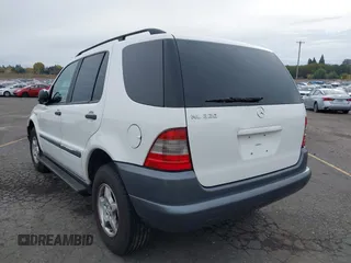 1998 Mercedes-Benz M-Class with VIN 4JGAB54E0WA005344, listed as a IAAI auction lot 37837508 with 159,933 mi miles. Bid and sale history available at carsss.com. Image 3.