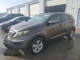 2011 Kia Sportage LX z VIN KNDPB3A25B7016795, wystawiony jako Copart lot #48253505 z przebiegiem 159 399 mil mil oraz Szkoda całkowita • Salvage title. Historia ofert i sprzedaży dostępna na DreamBid. Obrazek 1.