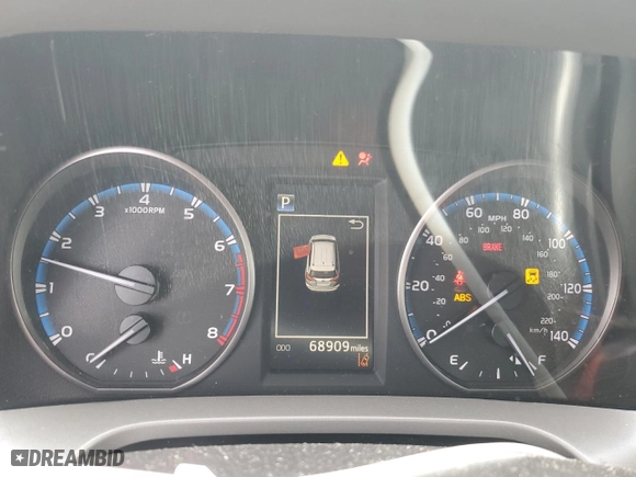 2018 Toyota RAV4 XLE with VIN 2T3WFREV8JW475121, listed as a Copart auction lot 45750735 with 68,909 mi miles and Salvage Title. Bid and sale history available at carsss.com. Image 9.