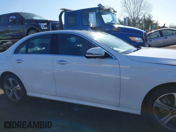 2019 Mercedes-Benz E-Class E 300 with VIN WDDZF4KB7KA544039, listed as a IAAI auction lot 41824267 with 67,072 mi miles. Bid and sale history available at carsss.com. Image 13.