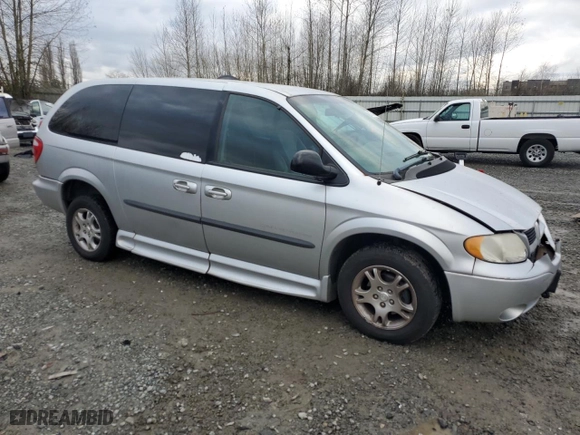 2003 Dodge Caravan Sport with VIN 2D4GP44L13R200100, listed as a Copart auction lot 82704394 with 110,824 mi miles and Salvage Title. Bid and sale history available at carsss.com. Image 4.