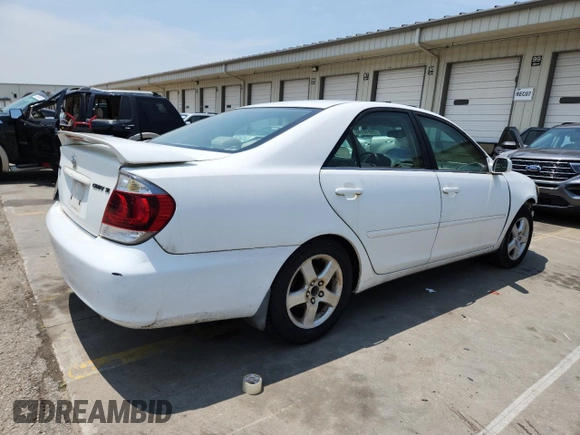 2005 Toyota Camry STD с VIN 4T1BE32K75U626098, выставлен на аукционе Copart как лот 55910145 с пробегом 227 015 миль миль и Списание • Salvage title. История ставок и продаж доступна на DreamBid. Изображение 3.